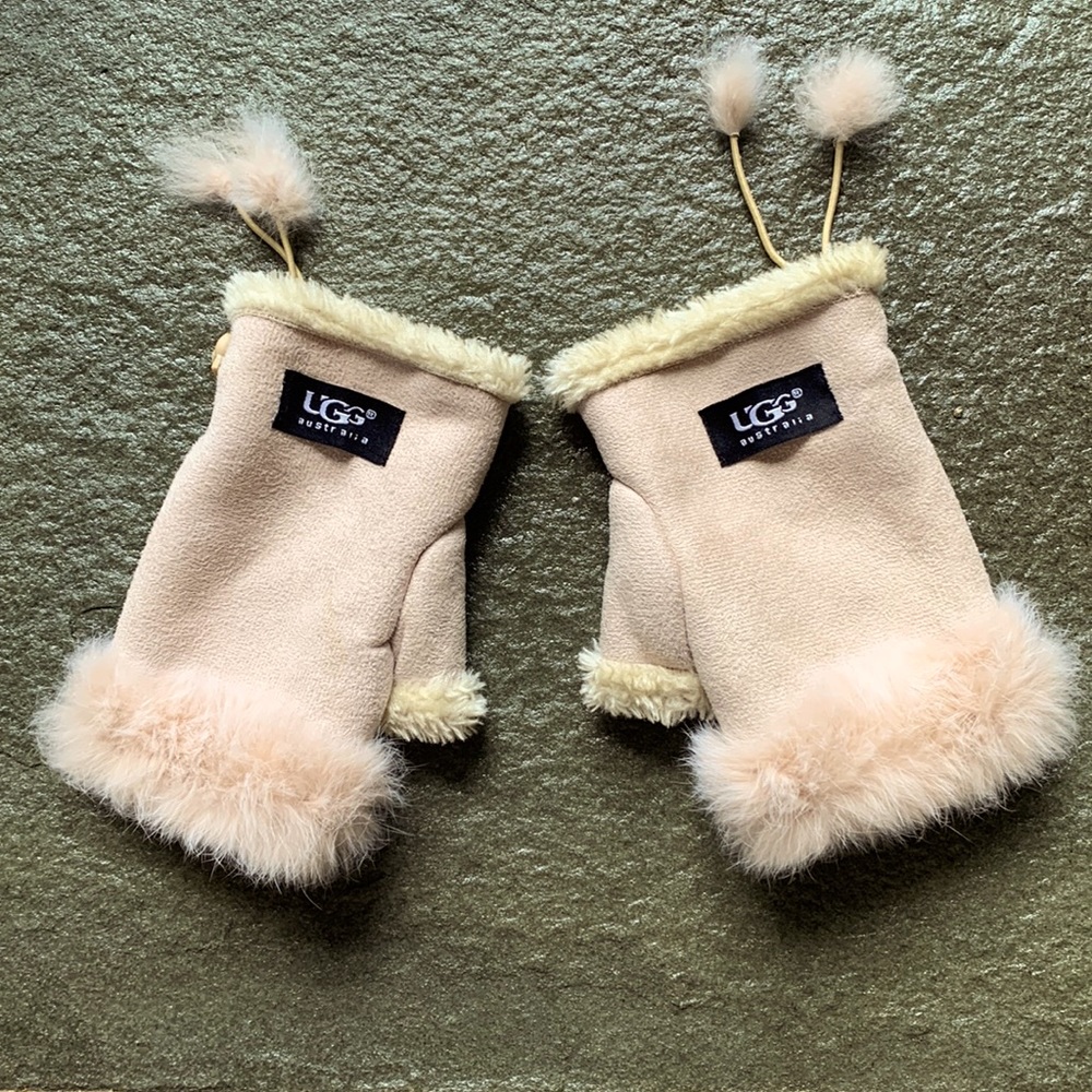 COPY - UGG Real Soft Rabbit Hair Trimmed Fingerless Gloves